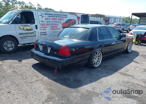 2009 Ford Crown Victoria Police/Police Interceptor z USA, uszkodzony, nr VIN 2FAHP71V59X125095